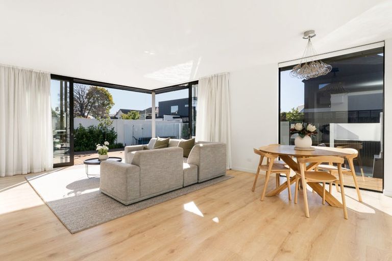 Photo of property in 10a Memorial Avenue, Ilam, Christchurch, 8053