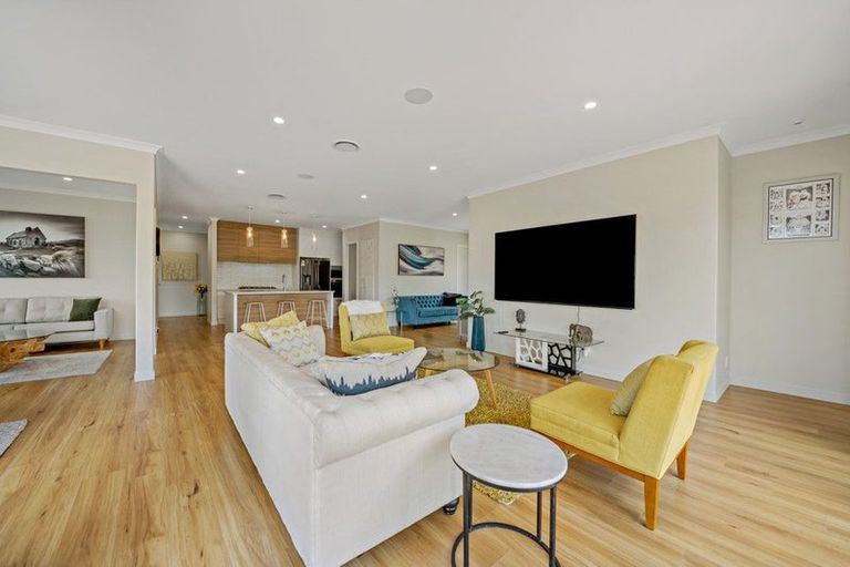 Photo of property in 18 Laurelwood Avenue, Pukekohe, 2120