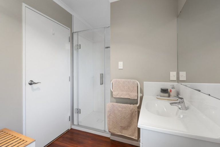 Photo of property in 36 Geneva Terrace, Kelvin Grove, Palmerston North, 4414