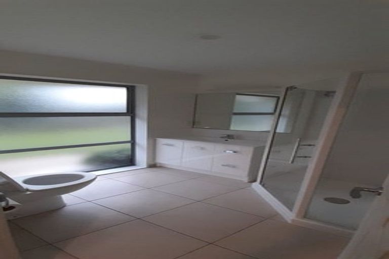 Photo of property in 4 The Oval, Hillmorton, Christchurch, 8024