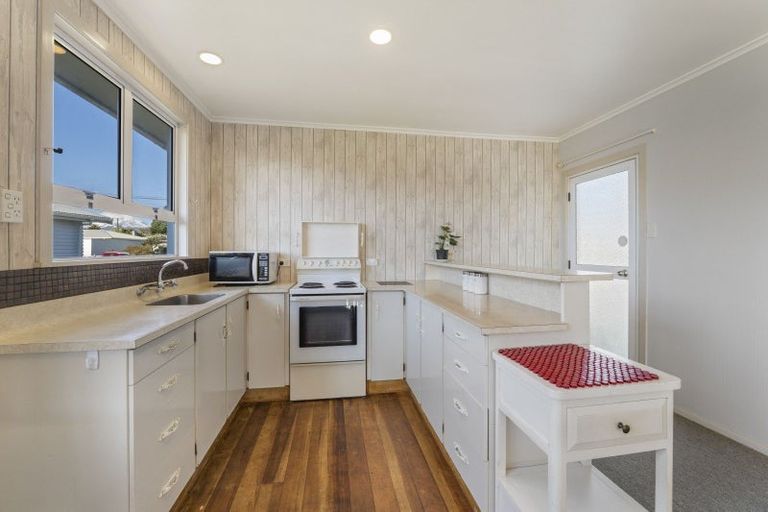 Photo of property in 8 Buckland Place, Spotswood, New Plymouth, 4310