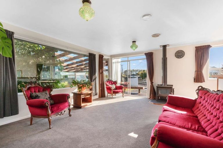Photo of property in 17 Barnard Road, Fairy Springs, Rotorua, 3015