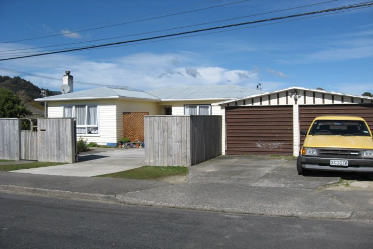 Photo of property in 8 Kent Street, Wainuiomata, Lower Hutt, 5014