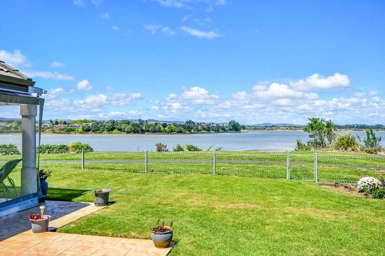 Photo of property in 21 Crannich Place, Wattle Downs, Auckland, 2103