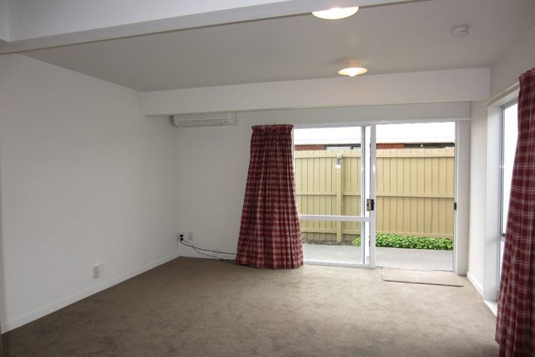 Photo of property in 2/511 Durham Street North, St Albans, Christchurch, 8014
