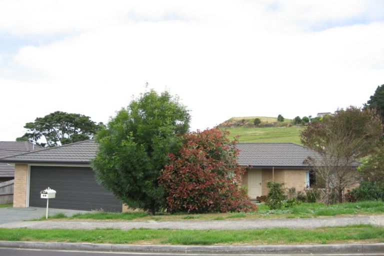 Photo of property in 28 Max Short Drive, Pukekohe, 2120