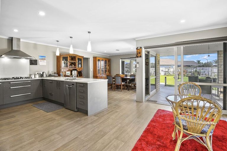 Photo of property in 22 Merrimana Drive, Thames, 3500