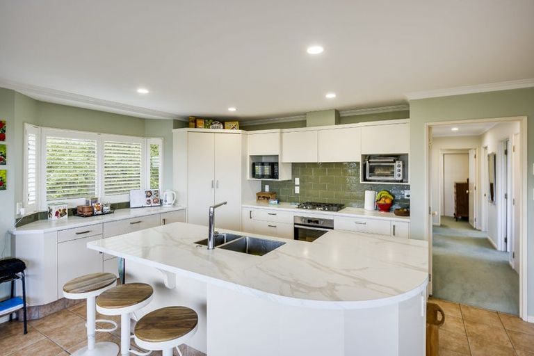 Photo of property in 76a Churchill Drive, Taradale, Napier, 4112