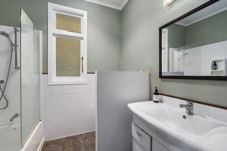 Photo of property in 7 Rangitira Avenue, Palmerston North, 4414