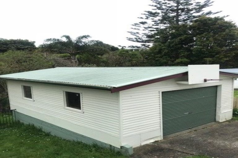 Photo of property in 132 Lancaster Road, Beach Haven, Auckland, 0626