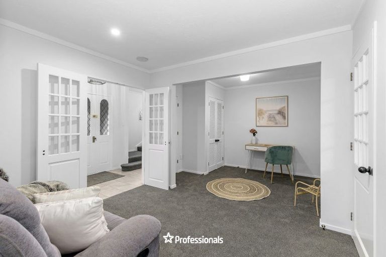 Photo of property in 14 Matuhi Street, Tirohanga, Lower Hutt, 5010