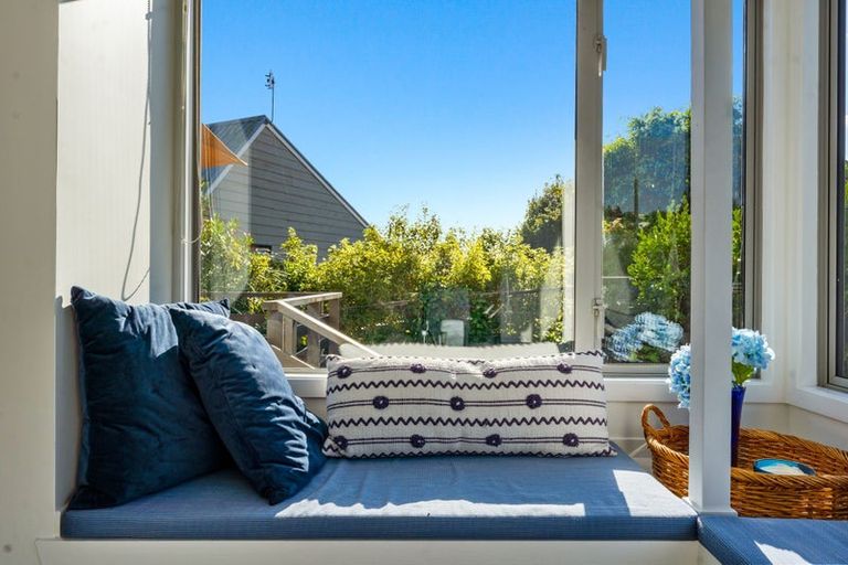 Photo of property in 37 Gatman Street, Birkdale, Auckland, 0626