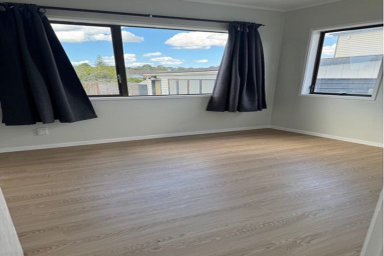 Photo of property in 3 Fiesta Drive, Half Moon Bay, Auckland, 2012