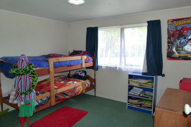 Photo of property in 21 Peppertree Glade, Kelvin Grove, Palmerston North, 4414