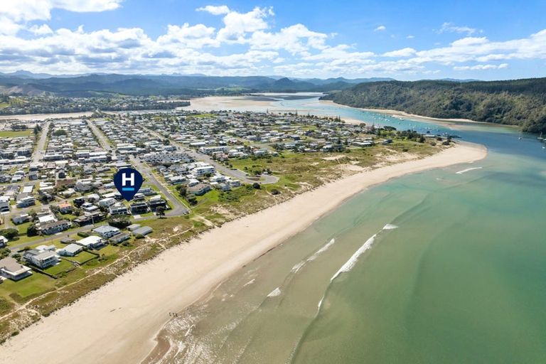 Photo of property in 305 Winifred Avenue, Whangamata, 3620