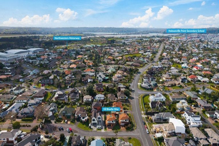 Photo of property in 2/1 Bluefin Way, West Harbour, Auckland, 0618