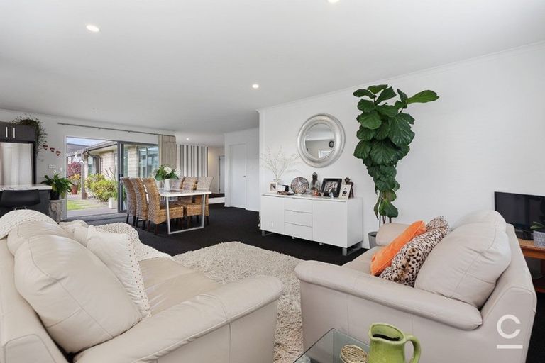 Photo of property in 25 Raiha Street, Papamoa Beach, Papamoa, 3118