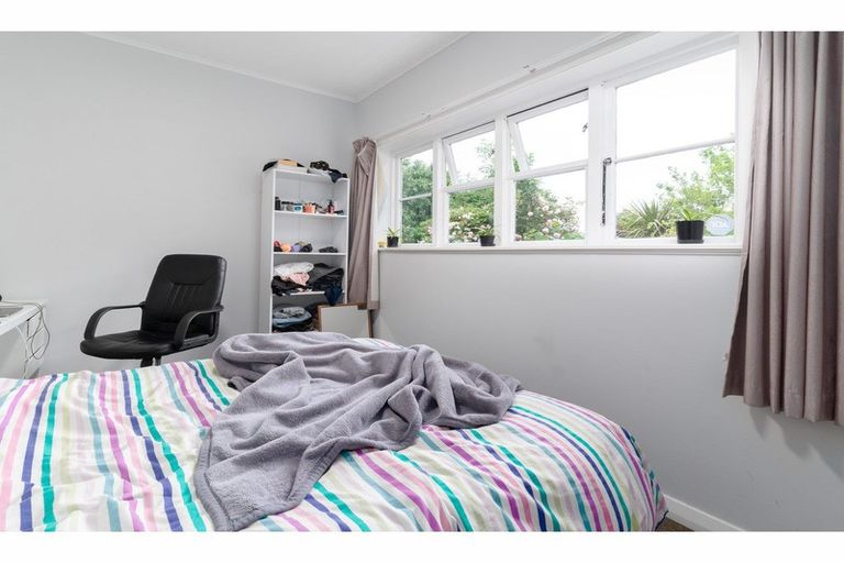 Photo of property in 2 Kawaka Street, Riccarton, Christchurch, 8041