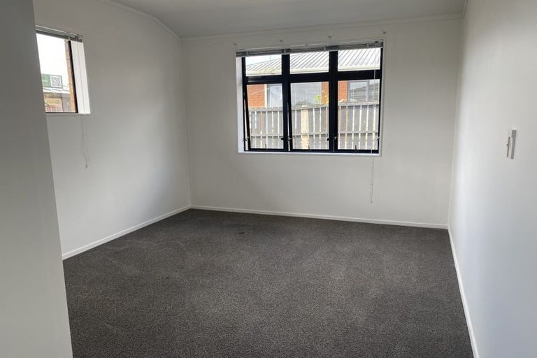 Photo of property in 64 Pomaria Road, Henderson, Auckland, 0610