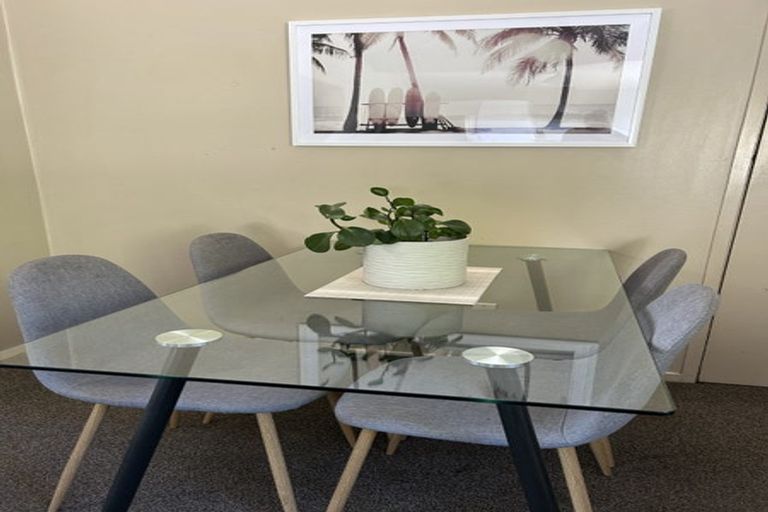 Photo of property in 2/12 Gradwell Place, Two Mile Bay, Taupo, 3330