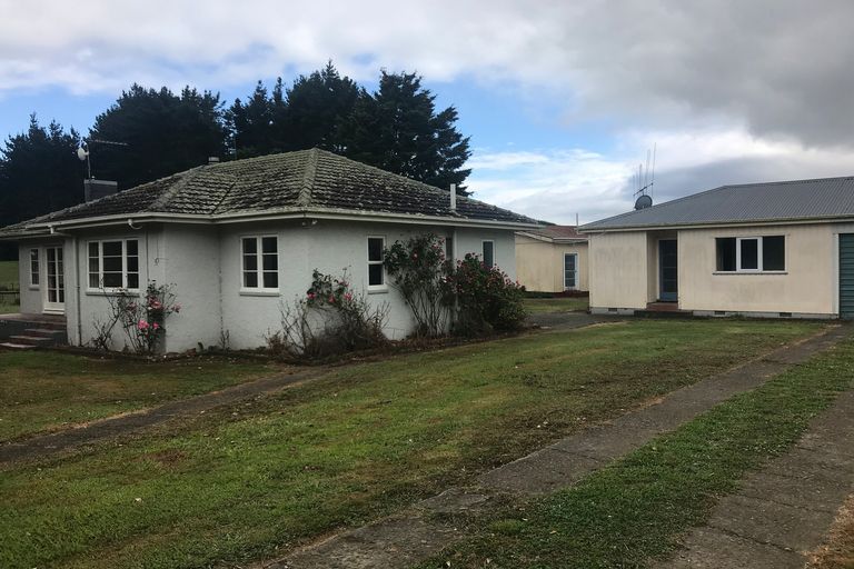 Photo of property in 4 Hattersley Grove, Churton Park, Wellington, 6037