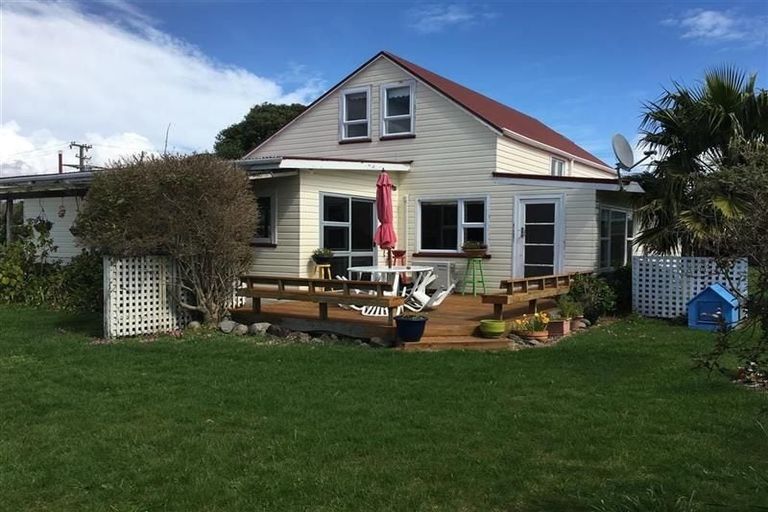 Photo of property in 10 Hana Udy Place, Paraparaumu Beach, Paraparaumu, 5032