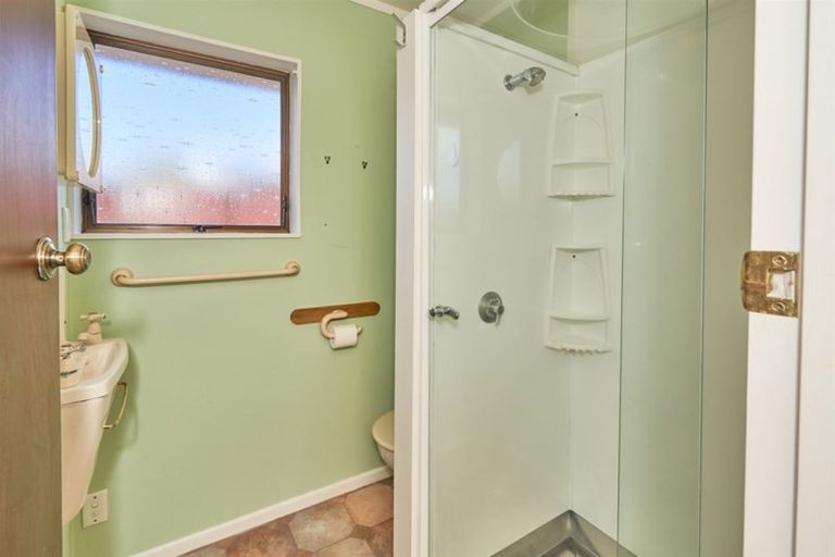 Photo of property in 4 Jarrett Court, Roslyn, Palmerston North, 4414