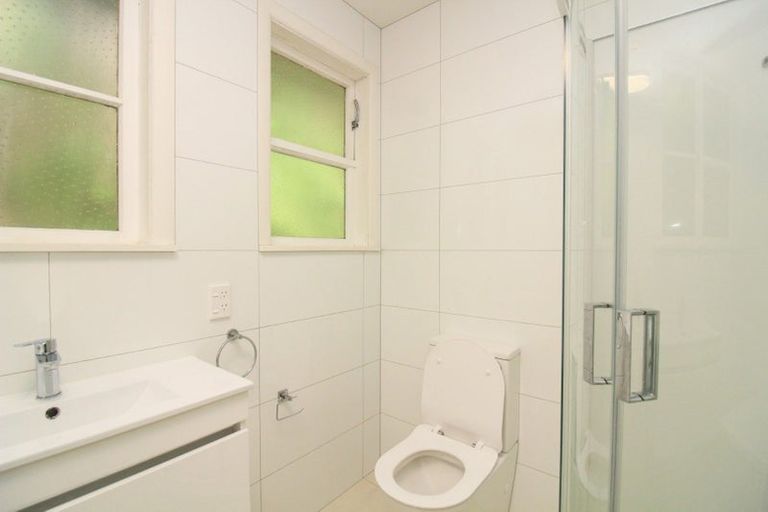 Photo of property in 28 Arapiko Street, Johnsonville, Wellington, 6037