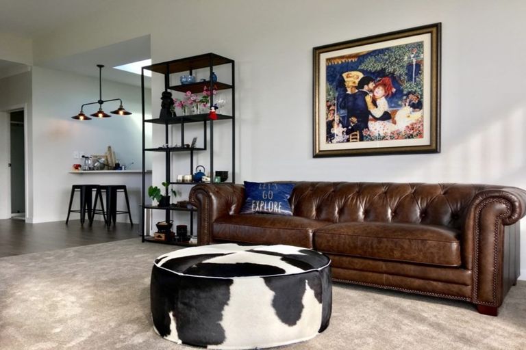 Photo of property in 16 Liberation Road, Papakura, 2110