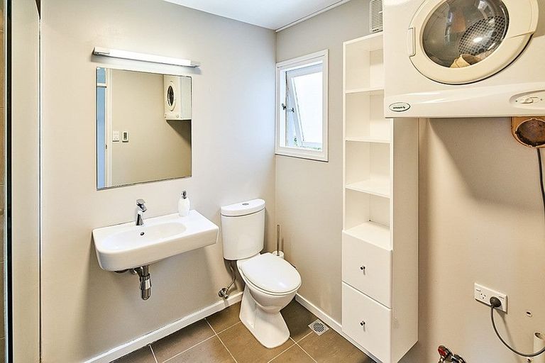 Photo of property in 3a/145 Ohiro Road, Brooklyn, Wellington, 6021