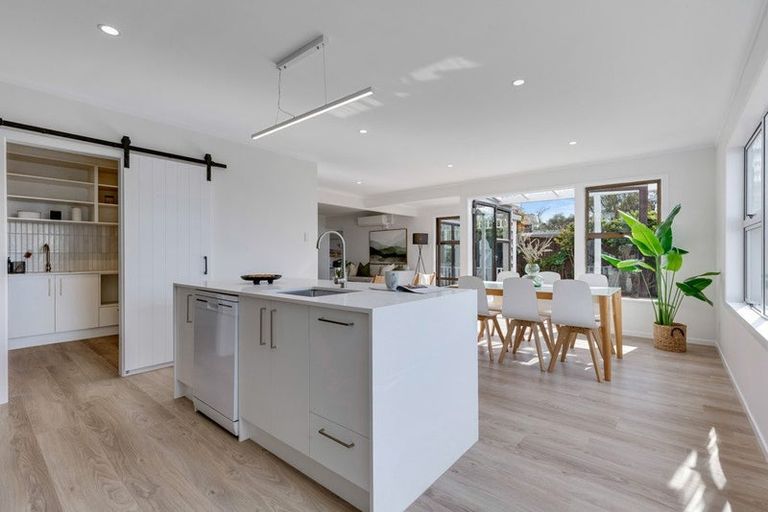 Photo of property in 49 Jaemont Avenue, Te Atatu South, Auckland, 0610