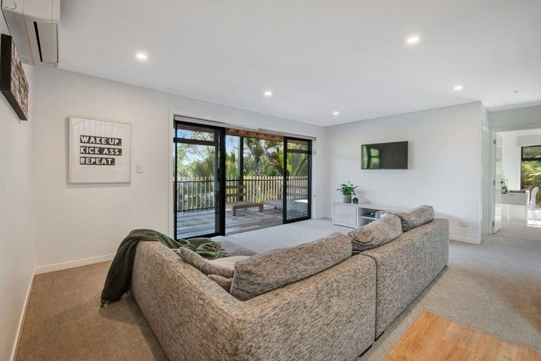 Photo of property in 167 Motutara Road, Muriwai, Waimauku, 0881