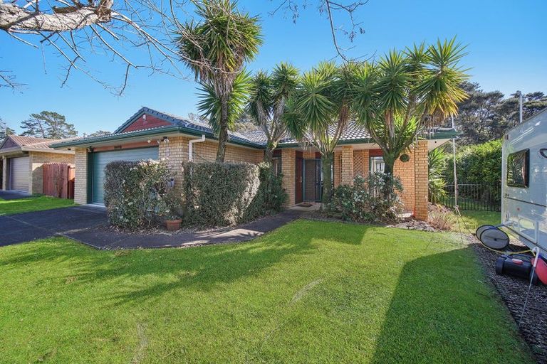 Photo of property in 14 Waimoko Glen, Swanson, Auckland, 0612