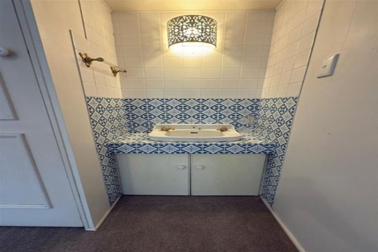 Photo of property in 208 Godley Road, Titirangi, Auckland, 0604