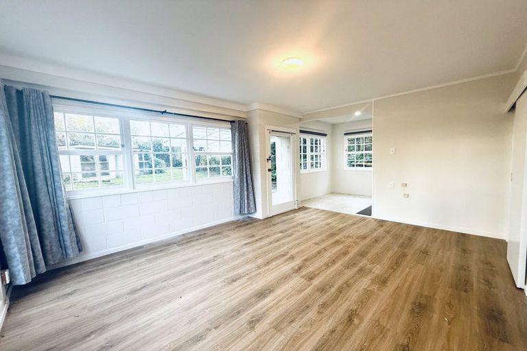 Photo of property in 82 Woodlands Crescent, Browns Bay, Auckland, 0630