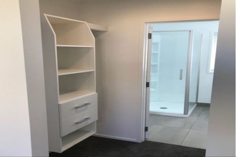 Photo of property in 19 Papa Orchard Drive, Kumeu, 0810