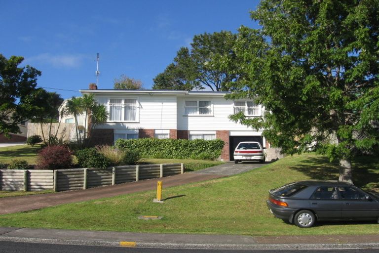 Photo of property in 19 Weldene Avenue, Glenfield, Auckland, 0629