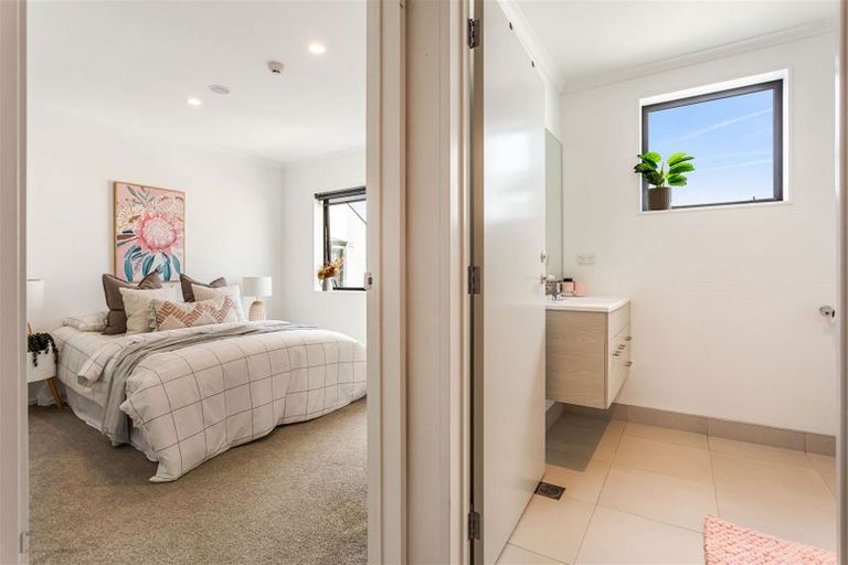 Photo of property in 217 Hobsonville Point Road, Hobsonville, Auckland, 0616