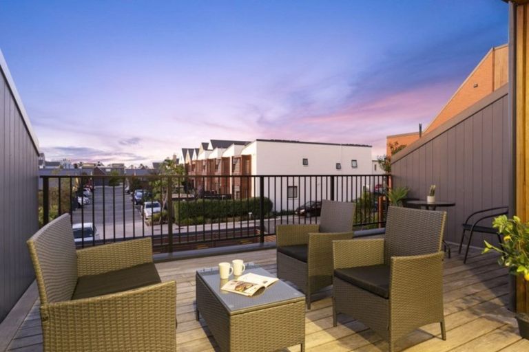 Photo of property in 80 Hobsonville Point Road, Hobsonville, Auckland, 0616