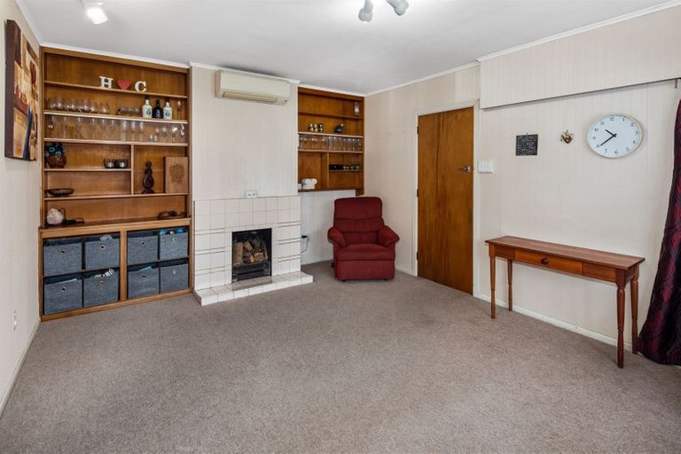 Photo of property in 103 Kenmore Street, Newlands, Wellington, 6037