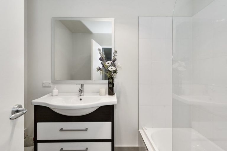 Photo of property in 23u7 Marama Street, Frankton, Hamilton, 3204