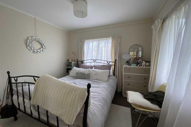 Photo of property in 19 Sylvia Road, Hillcrest, Auckland, 0627