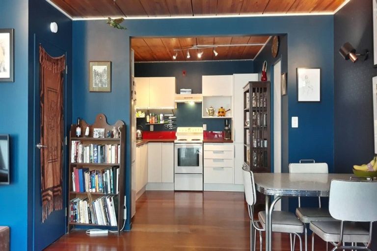 Photo of property in Courtenay Mews Apartments, 14u2 Alpha Street, Te Aro, Wellington, 6011