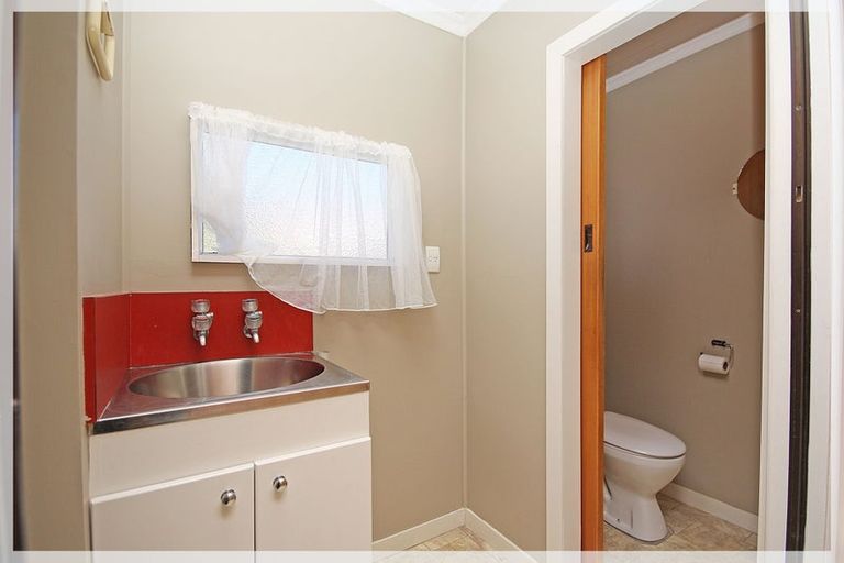 Photo of property in 5 Linklater Avenue, Foxton Beach, Foxton, 4815