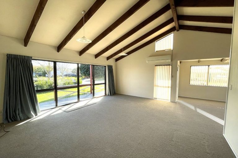 Photo of property in 15a Jeffares Place, Taradale, Napier, 4112