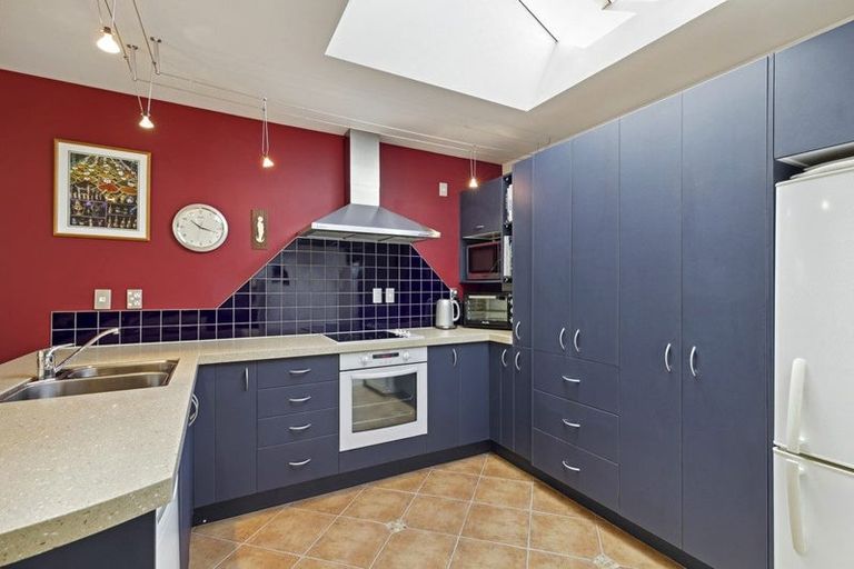 Photo of property in 3/24 Wernham Place, Northcote, Auckland, 0626