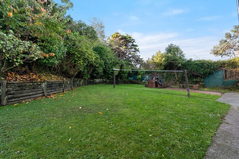Photo of property in 10 Tui Terrace, Tawa, Wellington, 5028