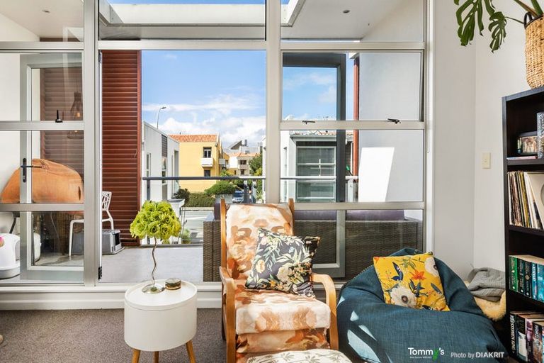 Photo of property in 306u3 Evans Bay Parade, Hataitai, Wellington, 6021