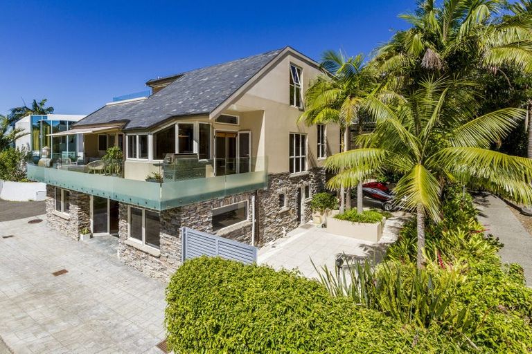 Photo of property in 1/9 The Esplanade, Castor Bay, Auckland, 0620