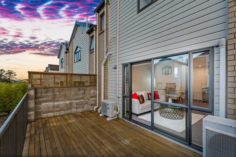 Photo of property in St Claire Village, 10/172 Mcleod Road, Te Atatu South, Auckland, 0610